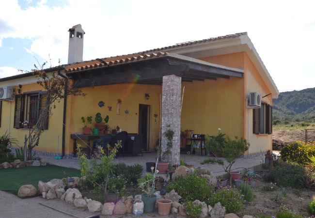 House in Cala Ginepro - House with 3 bedrooms Bidderosa